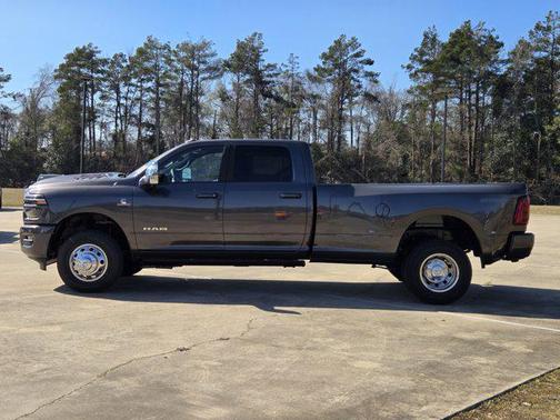 2026 RAM 3500 Laramie Crew Cab 4x4 8' Box