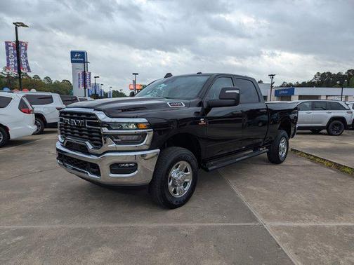 Diamond Black Crystal Pearlcoat 2025 RAM 2500 Tradesman Crew Cab 4x4 6'4' Box