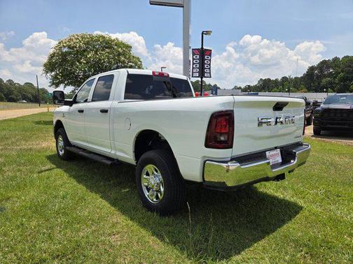 2025 RAM 2500 Tradesman Crew Cab 4x4 6'4' Box
