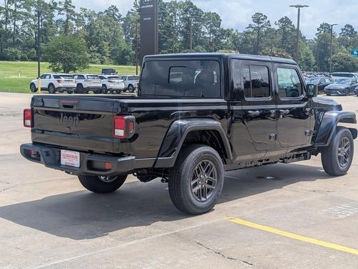 Black Clearcoat 2026 Jeep Gladiator Sport S