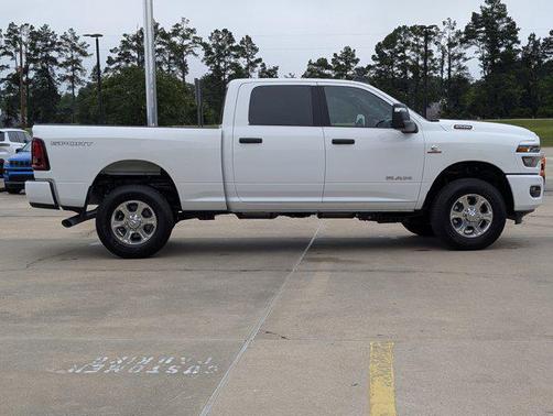 Bright White Clearcoat 2026 RAM 2500 Big Horn Crew Cab 4x4 6'4' Box