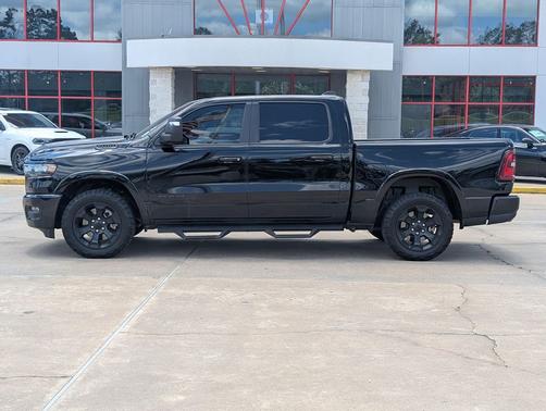 Diamond Black Crystal Pearlcoat 2025 RAM 1500 Big Horn/Lone Star