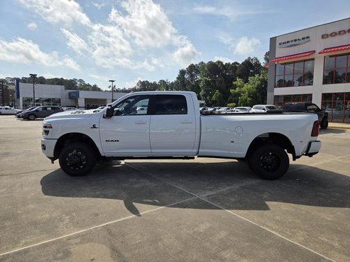 2025 RAM 3500 Laramie Crew Cab 4x4 8' Box