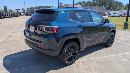 Fathom Blue Pearl Coat 2026 Jeep Compass Latitude
