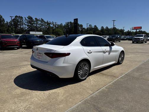 Alfa White 2017 Alfa Romeo Giulia Ti