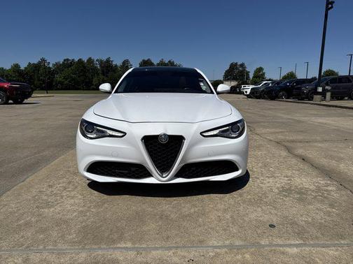 Alfa White 2017 Alfa Romeo Giulia Ti
