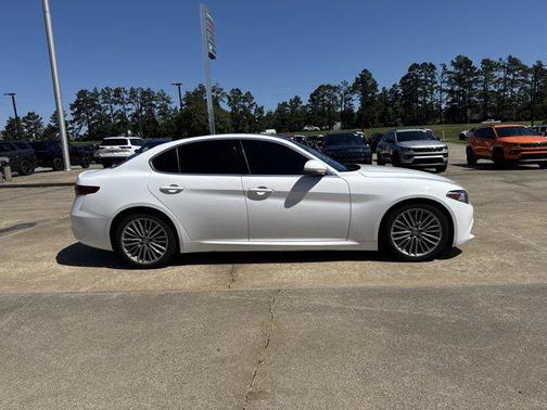 Alfa White 2017 Alfa Romeo Giulia Ti