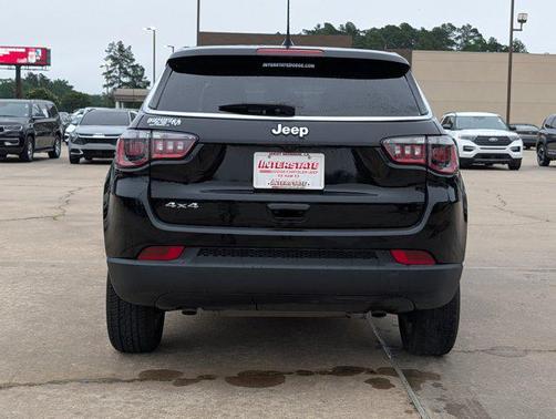 Diamond Black Crystal Pearlcoat 2025 Jeep Compass Sport