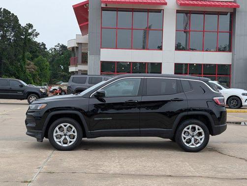 Diamond Black Crystal Pearlcoat 2025 Jeep Compass Sport