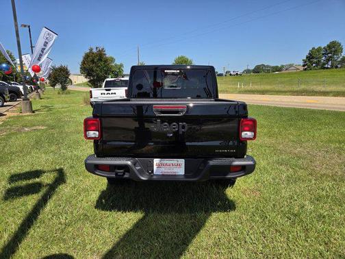 2025 Jeep Gladiator High Tide