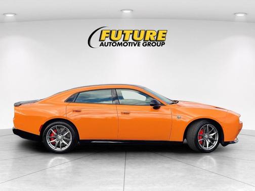 Header Orange Clearcoat 2026 Dodge Charger Daytona Scat Pack