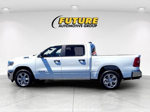 Bright White Clearcoat 2026 RAM 1500 Big Horn/Lone Star