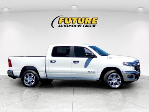 Bright White Clearcoat 2026 RAM 1500 Big Horn/Lone Star