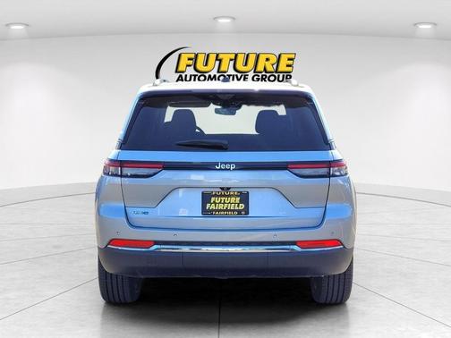 Silver Zynith 2024 Jeep Grand Cherokee 4xe Base