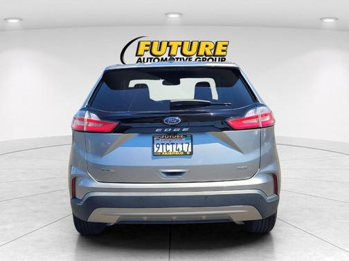 Silver Metallic 2023 Ford Edge SEL
