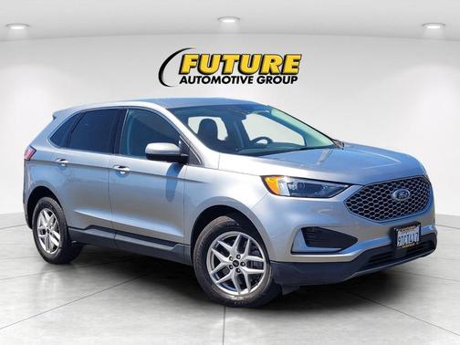 Silver Metallic 2023 Ford Edge SEL