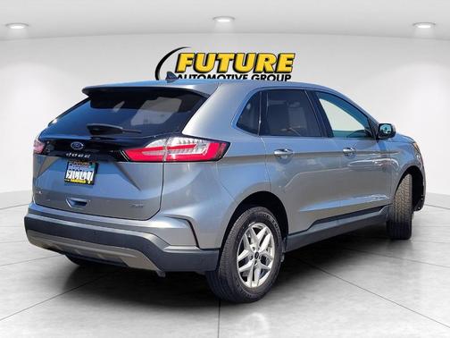 Silver Metallic 2023 Ford Edge SEL