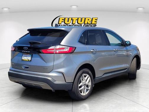 Silver Metallic 2023 Ford Edge SEL