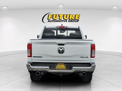 Bright White Clearcoat 2022 RAM 1500 Big Horn
