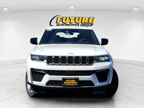 Bright White Clearcoat 2026 Jeep Grand Cherokee L Limited