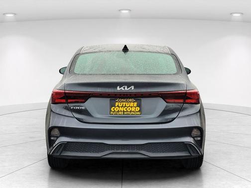 Gravity Gray 2023 Kia Forte LXS