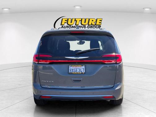 2021 Chrysler Pacifica Touring-L