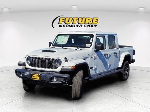 Bright White Clearcoat 2026 Jeep Gladiator Sport