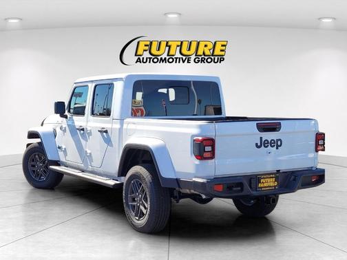 Bright White Clearcoat 2026 Jeep Gladiator Sport