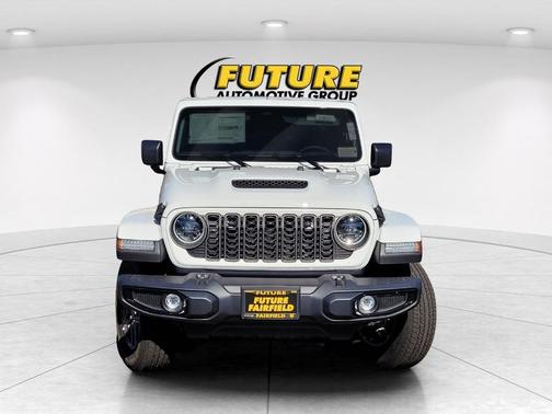 Bright White Clearcoat 2026 Jeep Gladiator Sport
