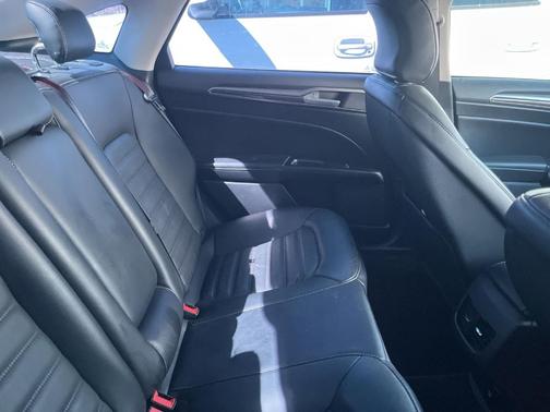2017 Ford Fusion Energi SE Luxury