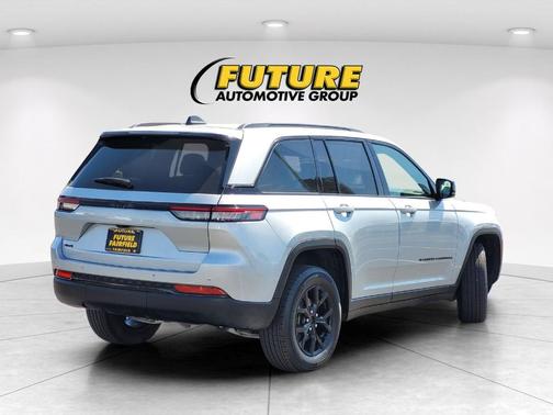2024 Jeep Grand Cherokee Laredo