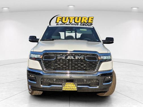 Bright White Clearcoat 2026 RAM 1500 Big Horn/Lone Star