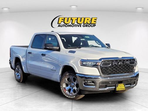 Bright White Clearcoat 2026 RAM 1500 Big Horn/Lone Star