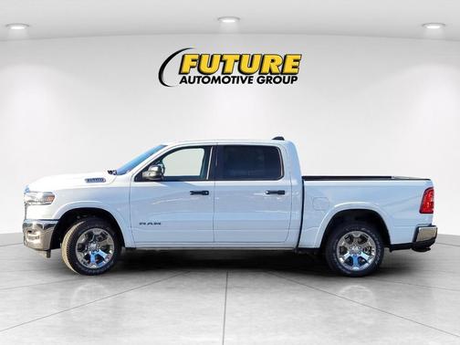 Bright White Clearcoat 2026 RAM 1500 Big Horn/Lone Star