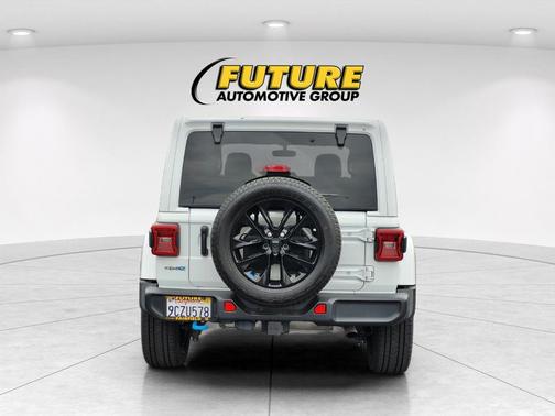 Bright White Clearcoat 2022 Jeep Wrangler Unlimited 4xe Sahara
