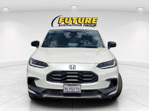 White 2024 Honda HR-V Sport