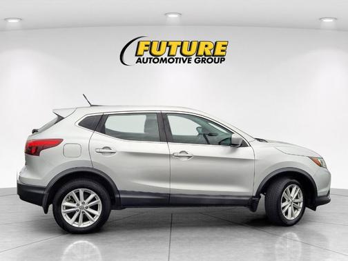2017 Nissan Rogue Sport S