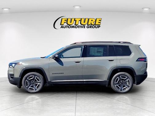 Sting Gray Clearcoat 2026 Jeep Cherokee LAREDO/LIMITED
