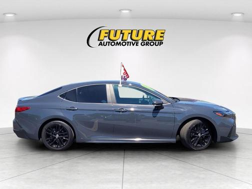 UNDERGROUND 2025 Toyota Camry SE