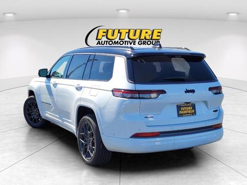 Bright White Clearcoat 2026 Jeep Grand Cherokee L Summit