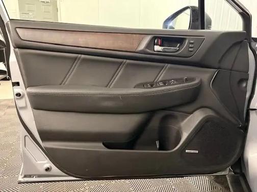 Ice Silver Metallic 2019 Subaru Outback 2.5i Limited