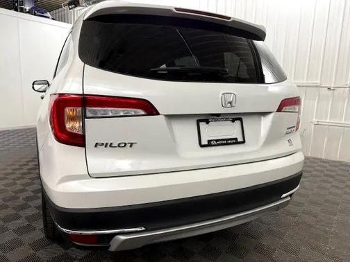 2022 Honda Pilot Touring 8-Passenger