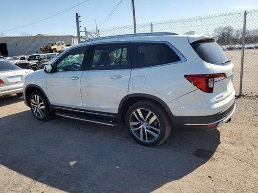 2020 Honda Pilot Touring 8-Passenger