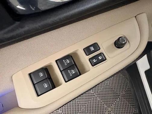 Crystal White Pearl 2018 Subaru Outback 2.5i Premium