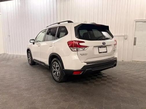 Crystal White Pearl 2020 Subaru Forester Premium