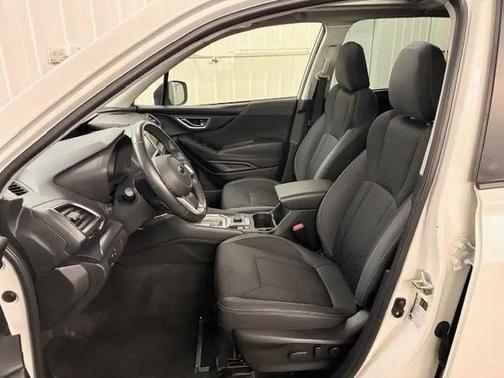 Crystal White Pearl 2020 Subaru Forester Premium