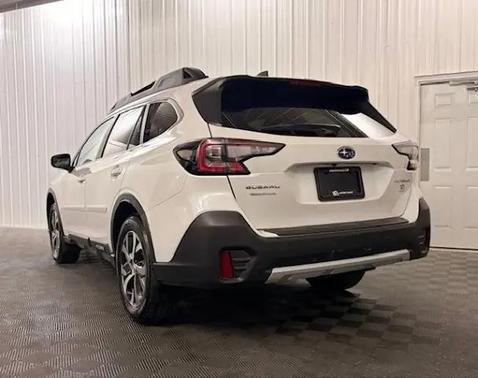 Crystal White Pearl 2022 Subaru Outback Limited