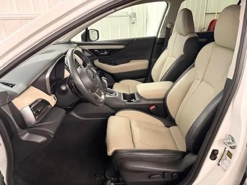 Crystal White Pearl 2022 Subaru Outback Limited
