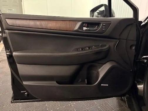 Crystal Black Silica 2017 Subaru Outback 2.5i Limited