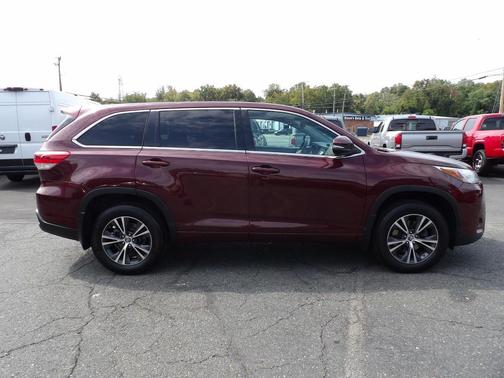 2018 Toyota Highlander LE